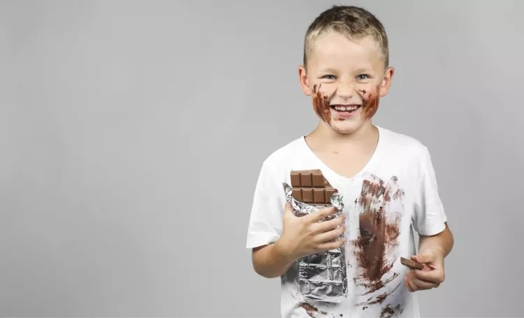 10 consejos para eliminar las manchas de chocolate
