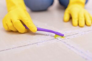 Consejos para limpiar correctamente las juntas de los azulejos