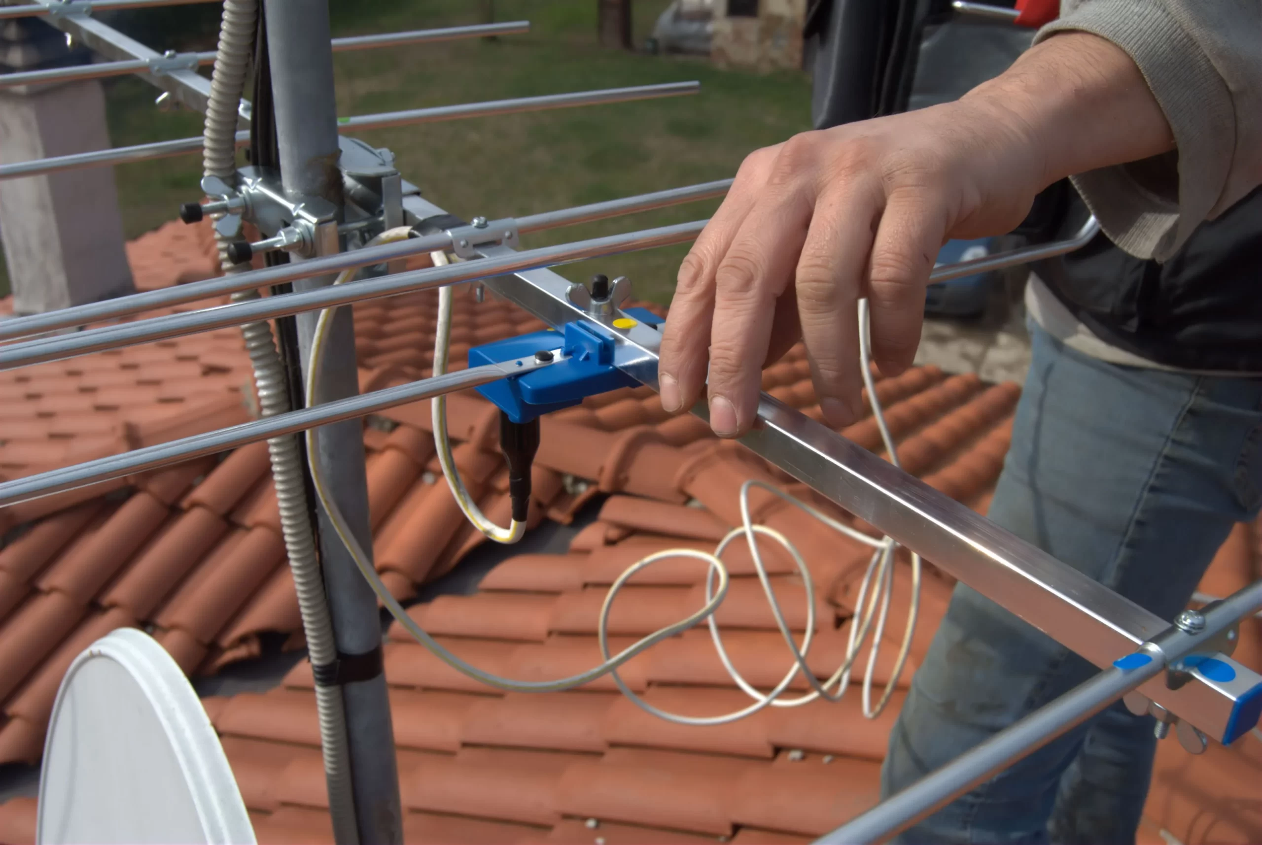 Cómo instalar una antena de TV exterior