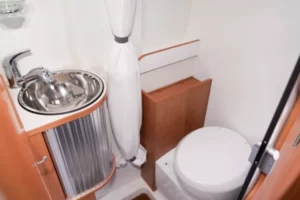 ¿Cómo mantener los baños de una autocaravana?