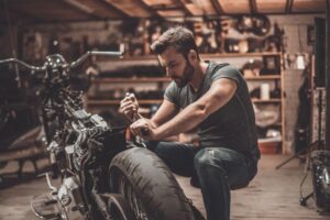 ¿Cómo mantener y reparar tu motocicleta tú mismo?