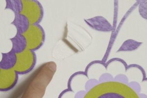4 consejos prácticos para reparar el papel pintado