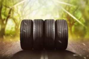 ¿Por qué y cómo rotar los neumáticos de tu coche?