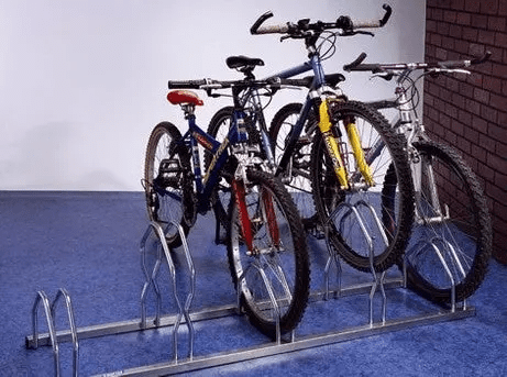 El portabicicletas para tres o cinco bicicletas con dos niveles soportes bicicleta